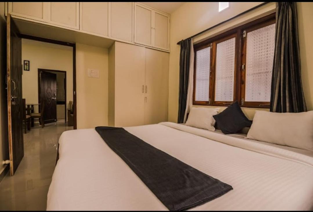 Aparthotel Sasha's Stays,